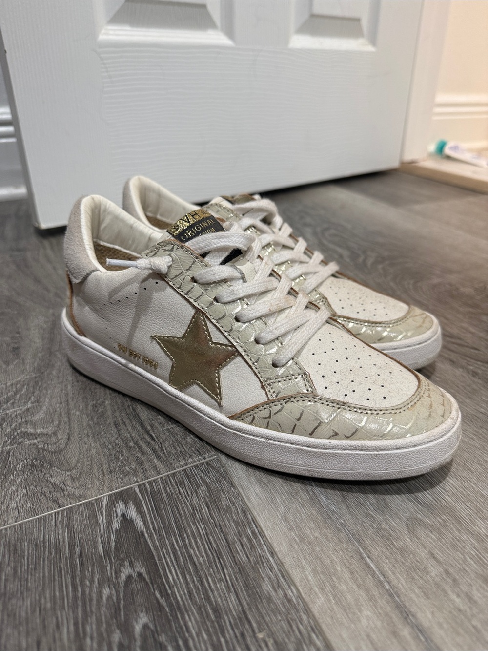 Vintage Havana White Sneakers with Gold Star Accent